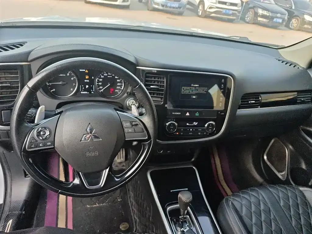 Mitsubishi Outlander 2021 из CN, фото 7