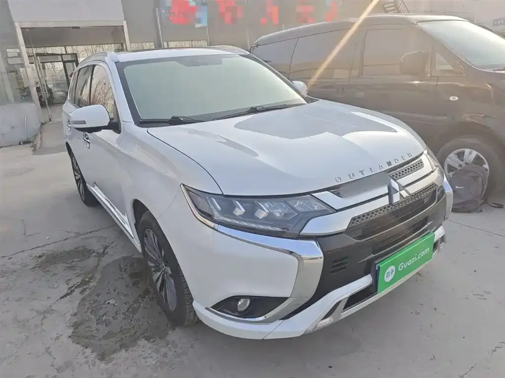 Mitsubishi Outlander 2021 из CN, фото 9