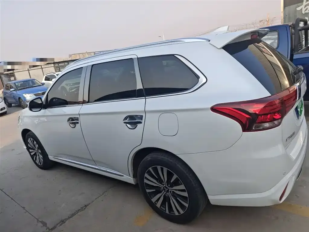 Mitsubishi Outlander 2021 из CN, фото 5