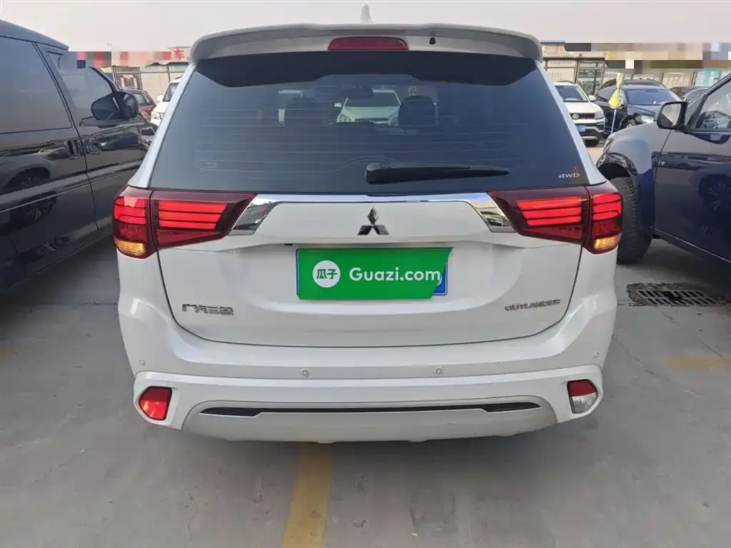 Mitsubishi Outlander 2021 из CN, фото 3