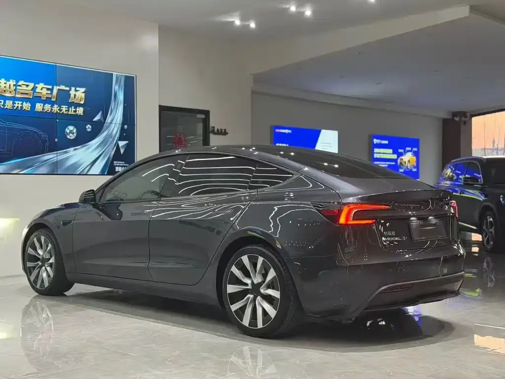 Tesla Model 3 — фото 4