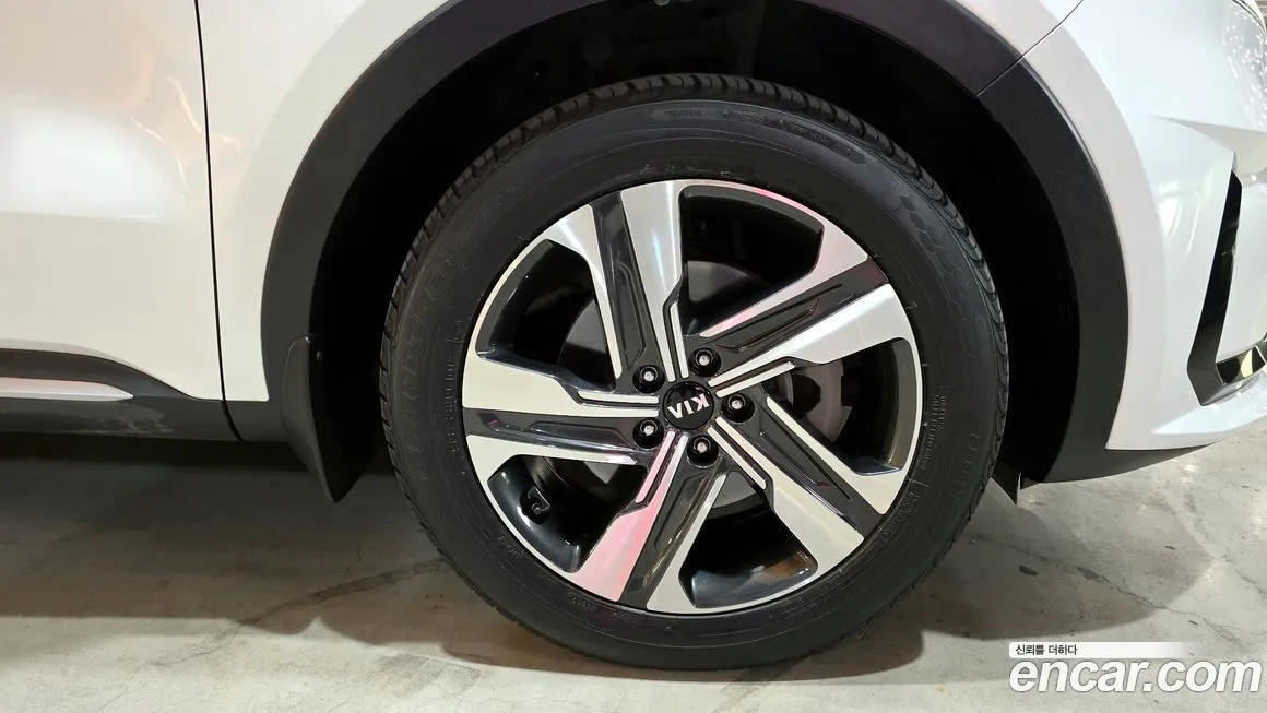 Kia Sorento — фото 6