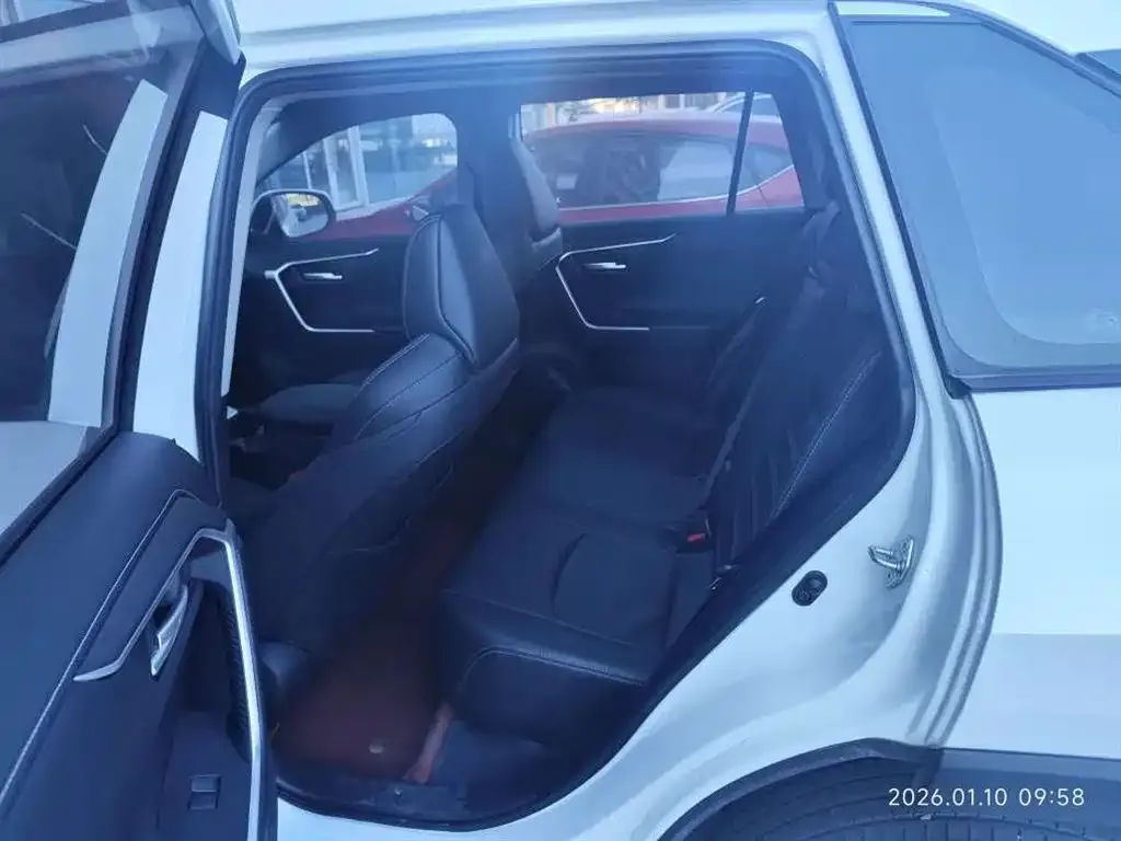 Toyota Wildlander 2023 из CN, фото 4