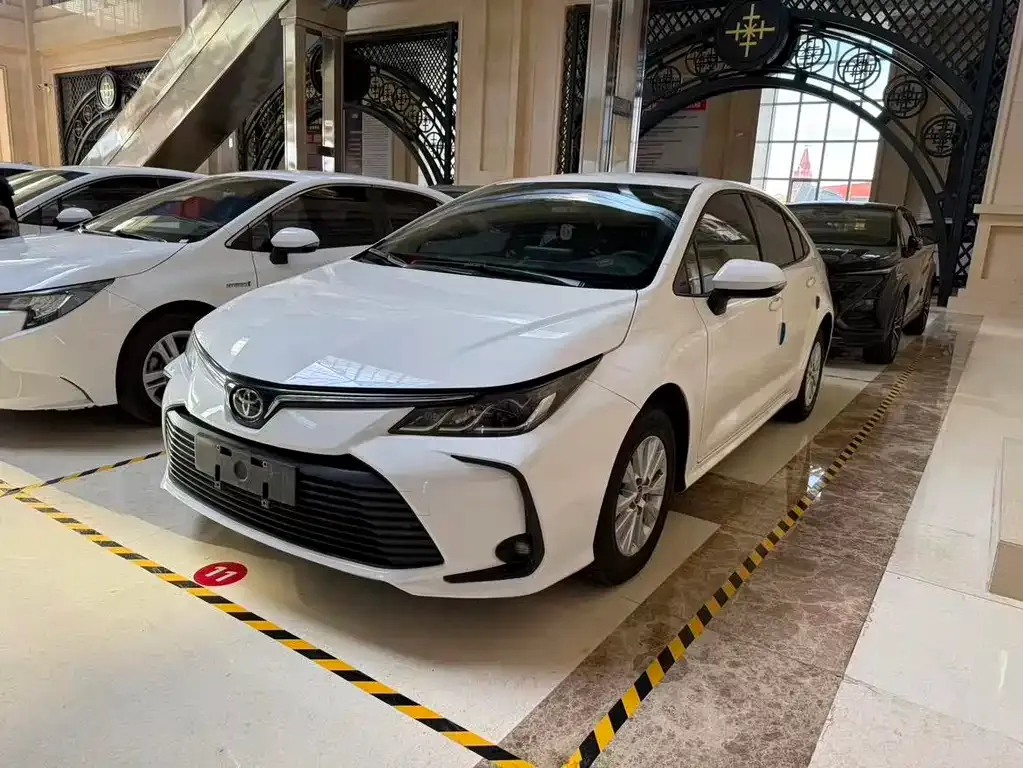 Toyota Corolla — фото 1