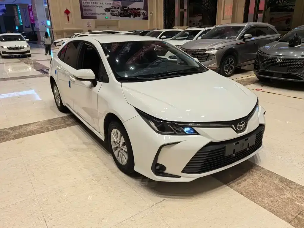 Toyota Corolla — фото 5