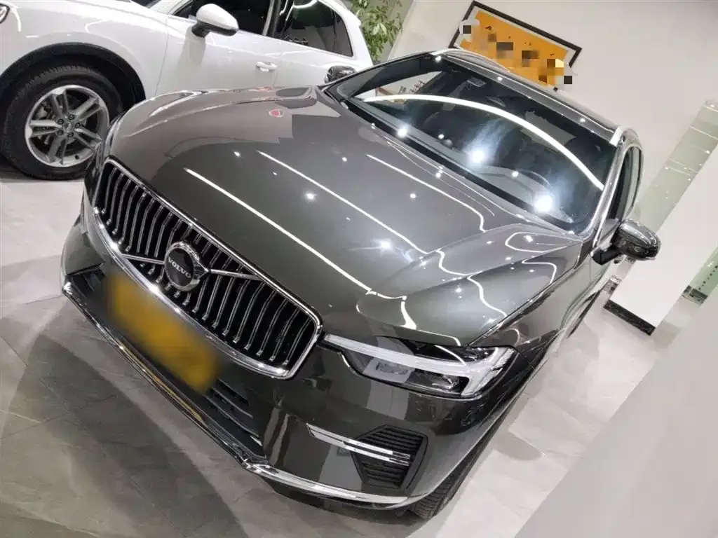 Volvo XC60 2022 из CN, фото 1