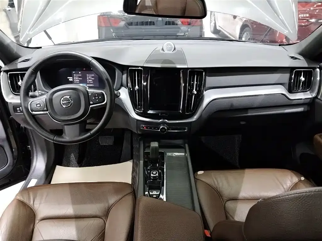 Volvo XC60 2022 из CN, фото 4
