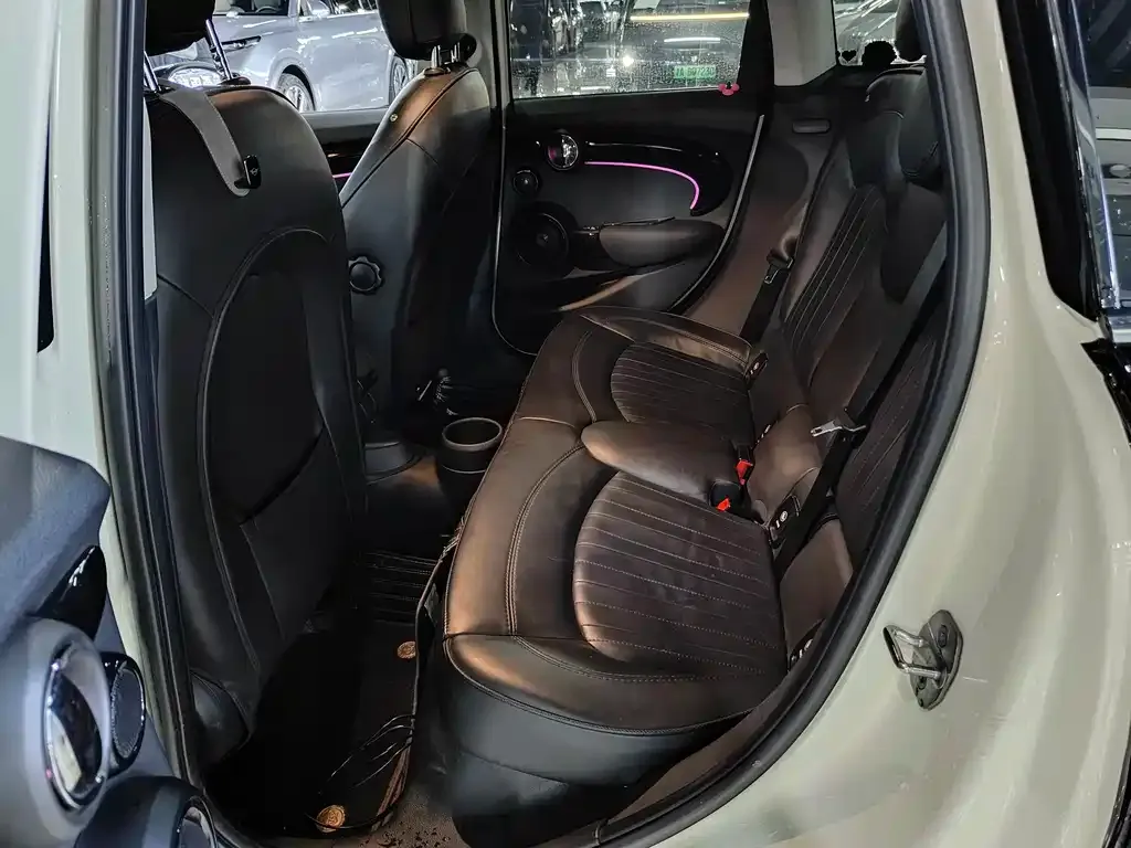 MINI Cooper (3-door) 2022 из CN, фото 2
