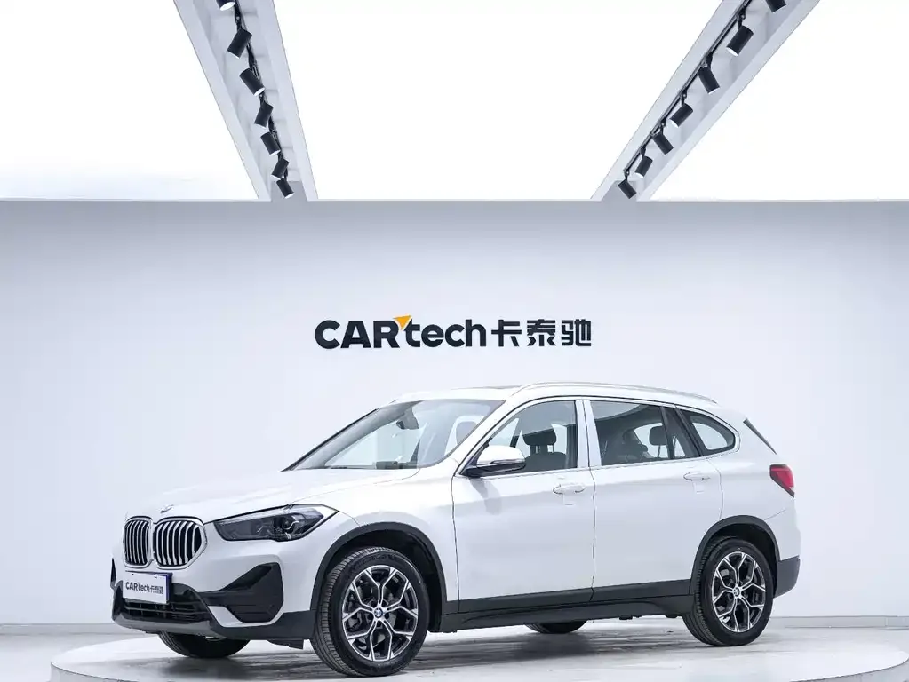 BMW X1 — фото 1