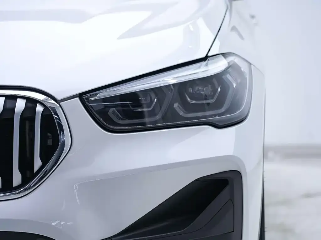 BMW X1 — фото 5