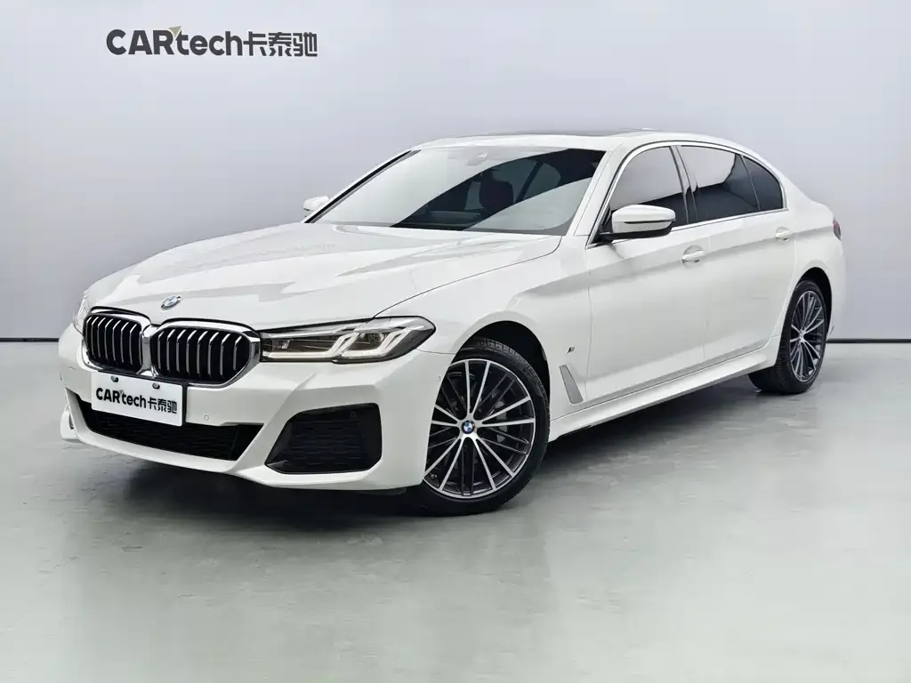 BMW 5 Series — фото 1