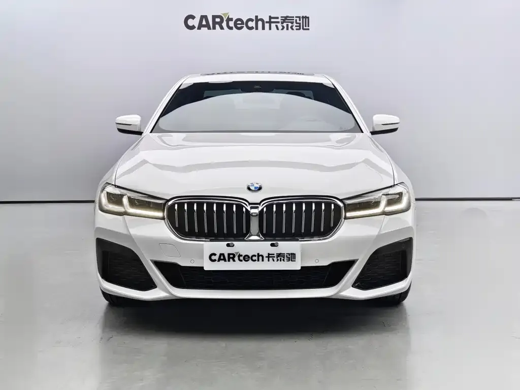 BMW 5 Series — фото 5