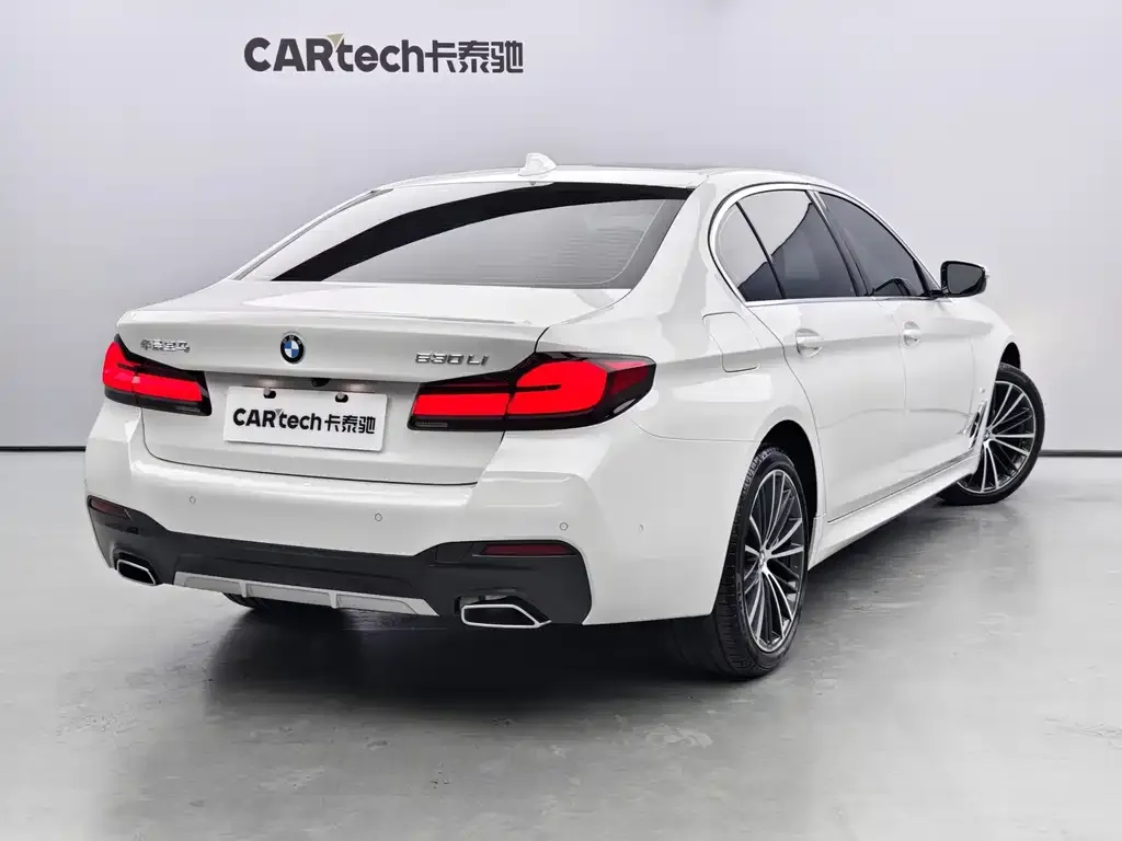 BMW 5 Series — фото 4