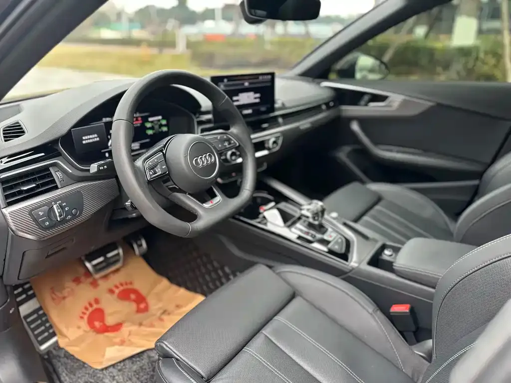Audi A4L 2023 из CN, фото 6