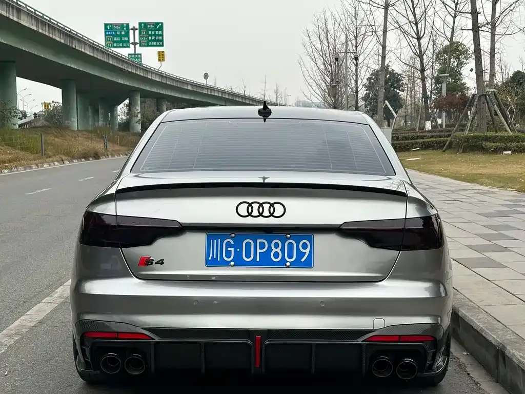 Audi A4L 2023 из CN, фото 8