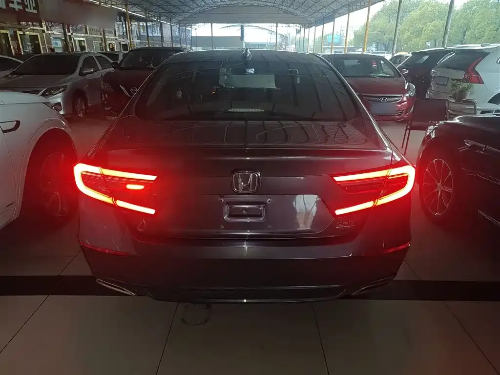 Honda Accord — фото 5