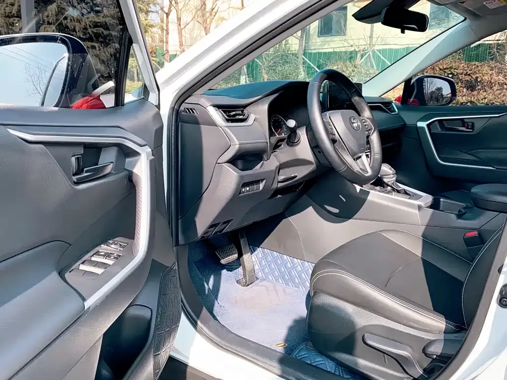 Toyota RAV4 2024 из CN, фото 10