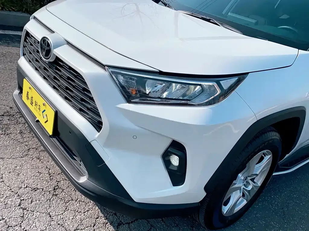 Toyota RAV4 2024 из CN, фото 4