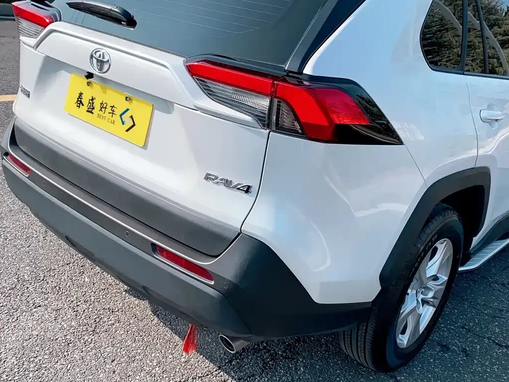 Toyota RAV4 2024 из CN, фото 8