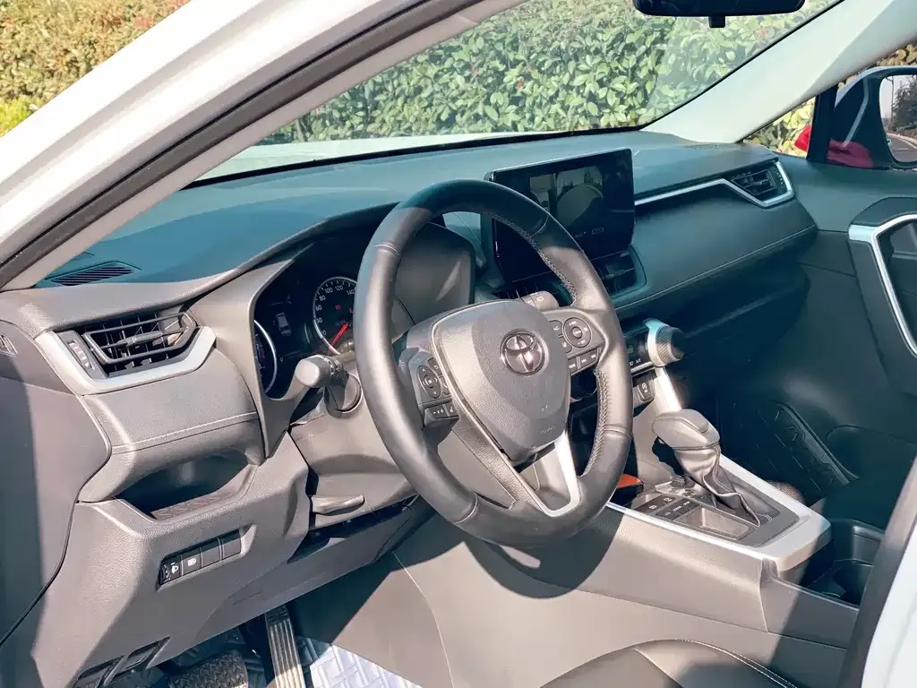 Toyota RAV4 2024 из CN, фото 9