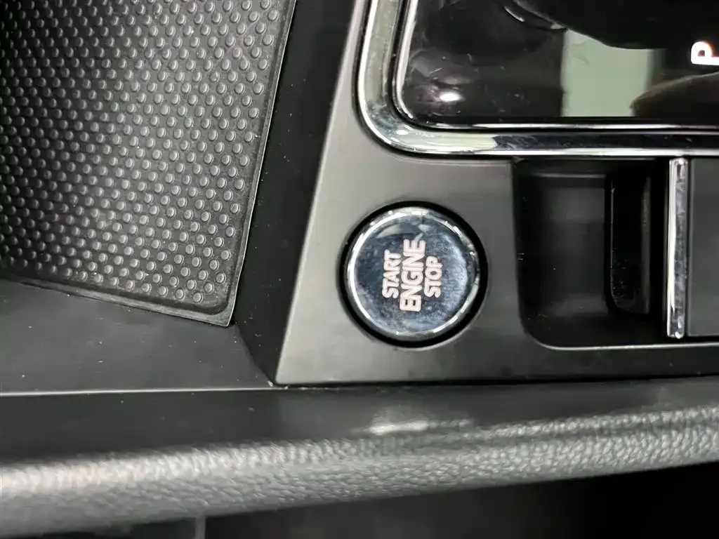 Volkswagen Bora 2022 из CN, фото 2