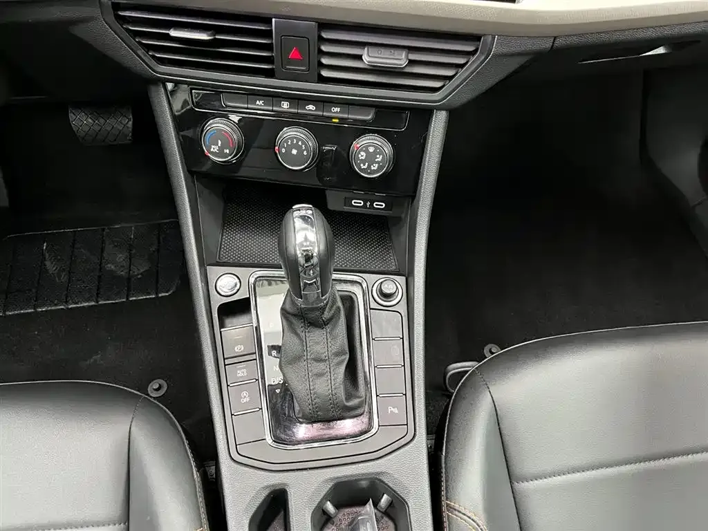 Volkswagen Bora 2022 из CN, фото 8