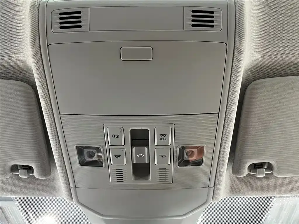Volkswagen Bora 2022 из CN, фото 9