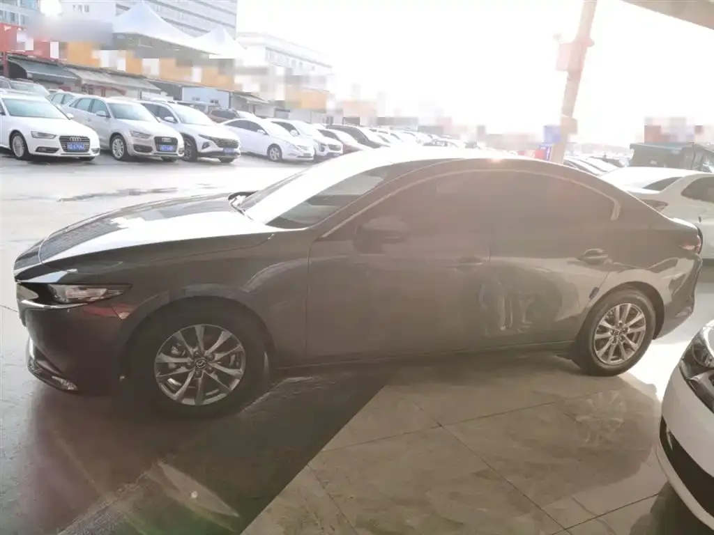Mazda 3 Axela 2022 из CN, фото 2