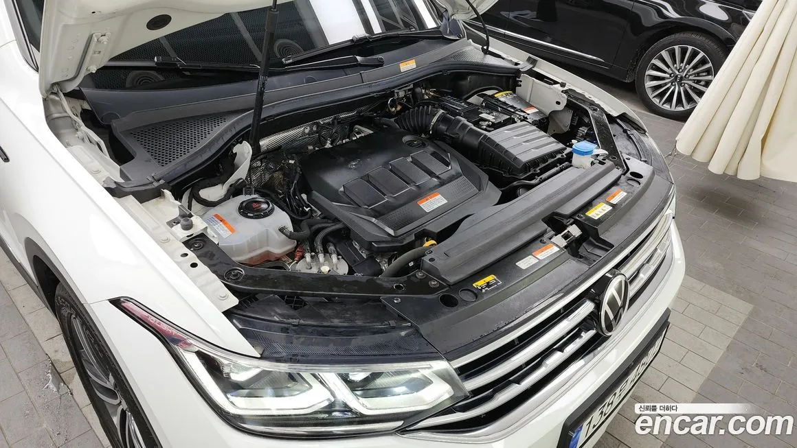 Volkswagen Tiguan — фото 7