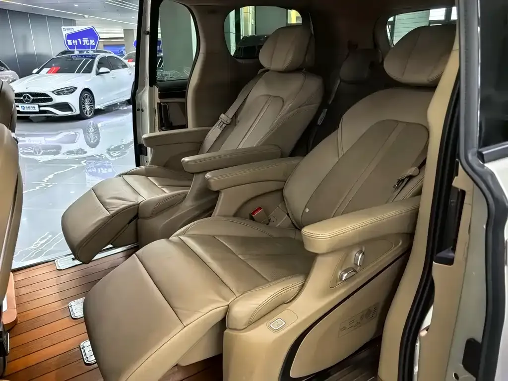 Buick GL8 2021 из CN, фото 7