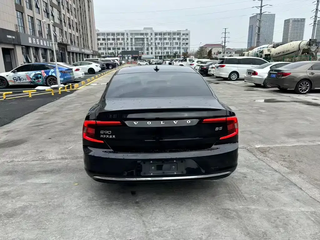 Volvo S90 2025 из CN, фото 3