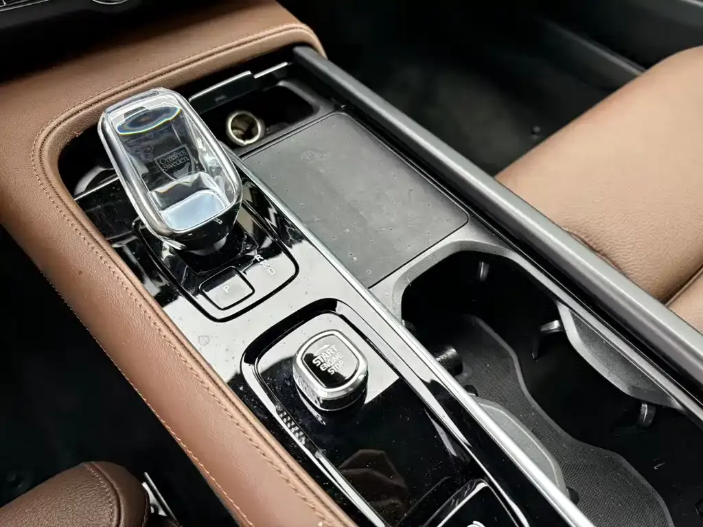 Volvo S90 2025 из CN, фото 10