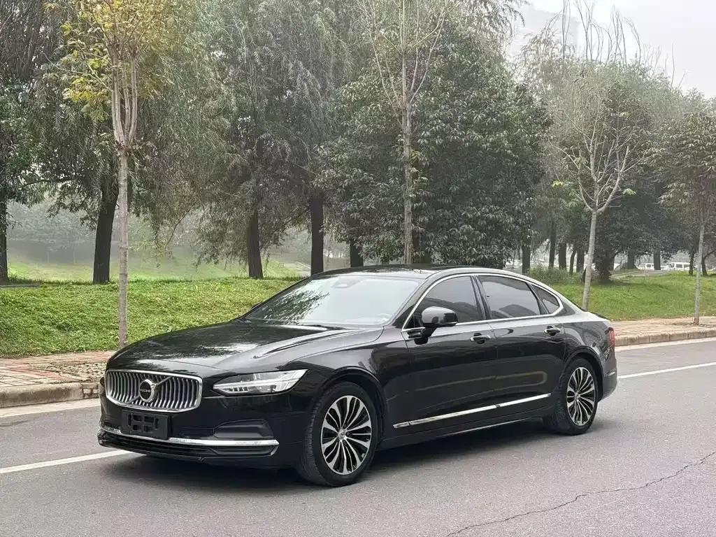 Volvo S90 2023 из CN, фото 1