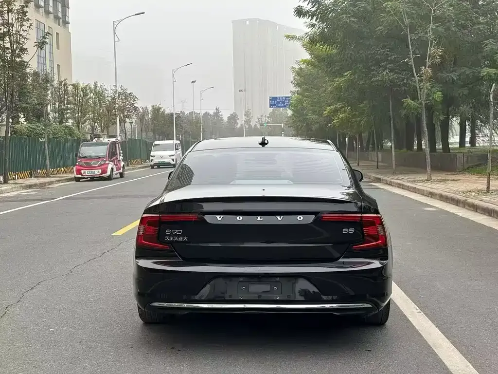 Volvo S90 2023 из CN, фото 6