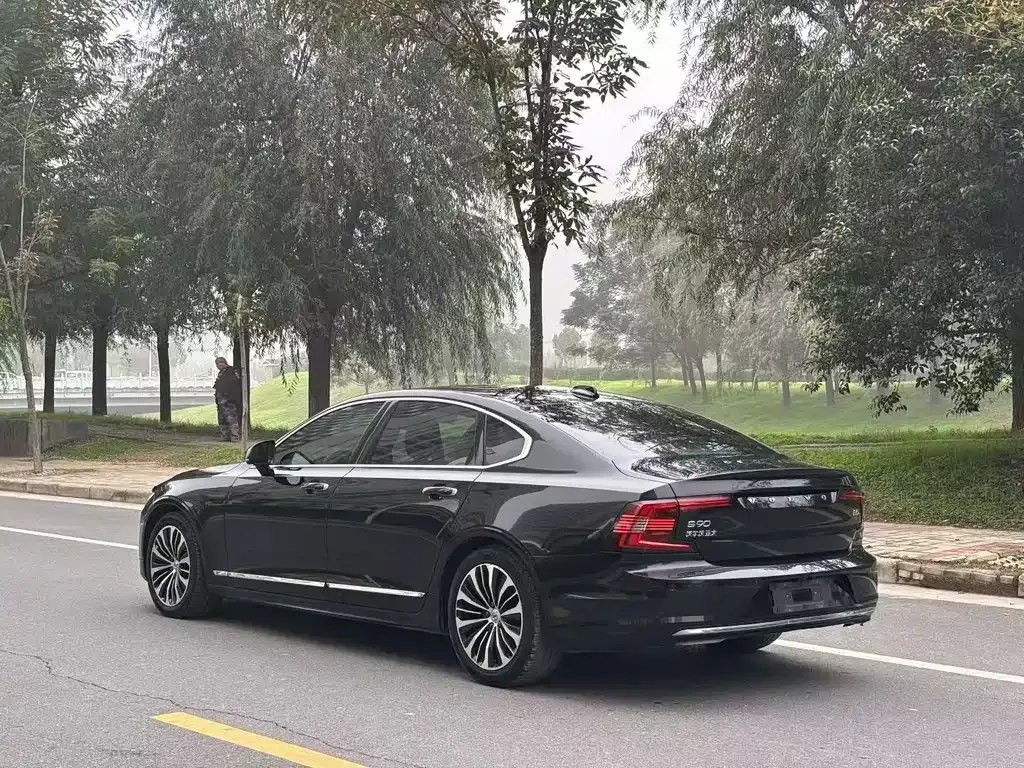 Volvo S90 2023 из CN, фото 9