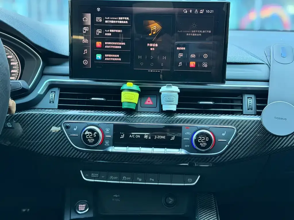 Audi A4L 2021 из CN, фото 2