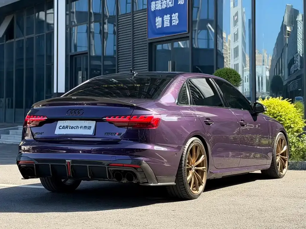 Audi A4L 2021 из CN, фото 8