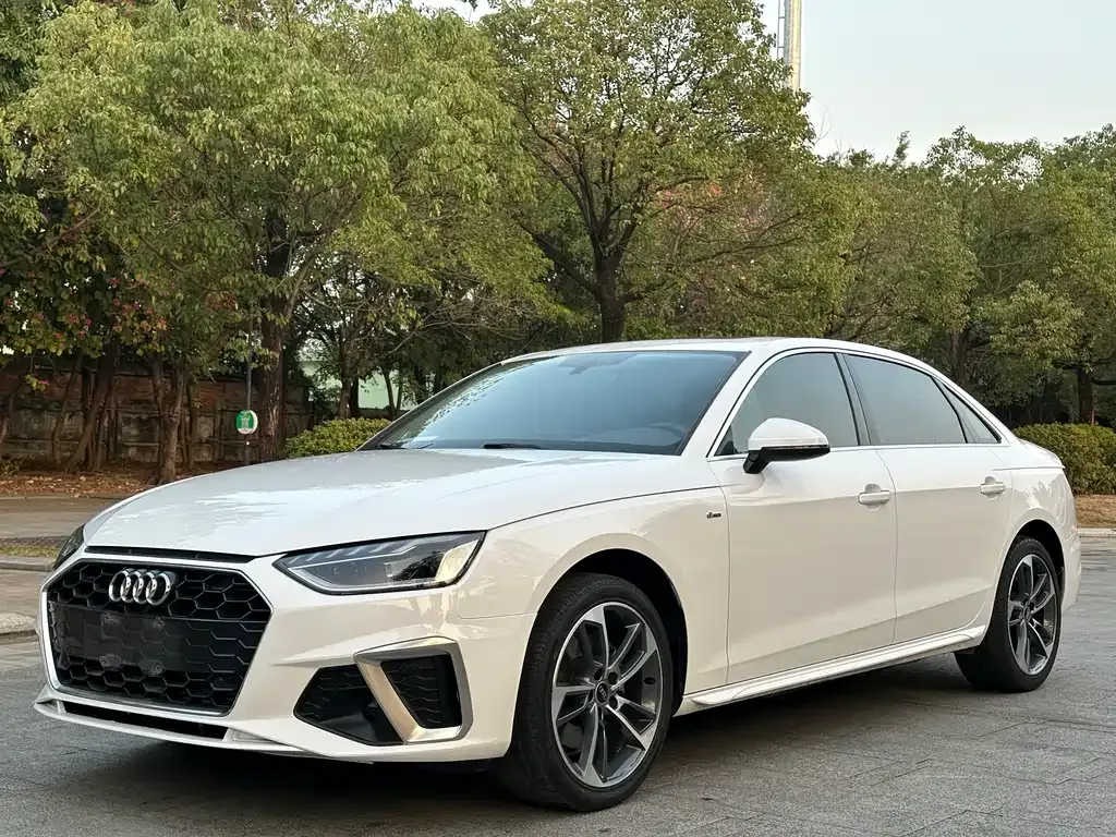 Audi A4L 2022 из CN, фото 1