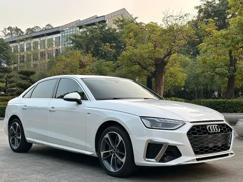 Audi A4L 2022 из CN, фото 10