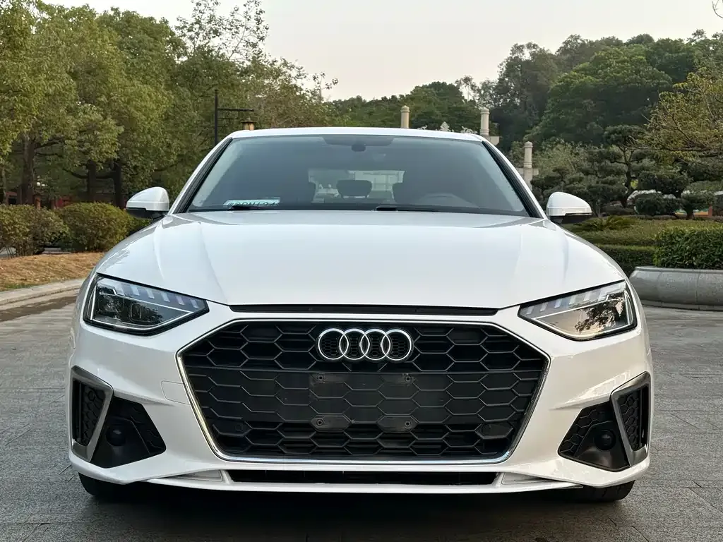 Audi A4L 2022 из CN, фото 4