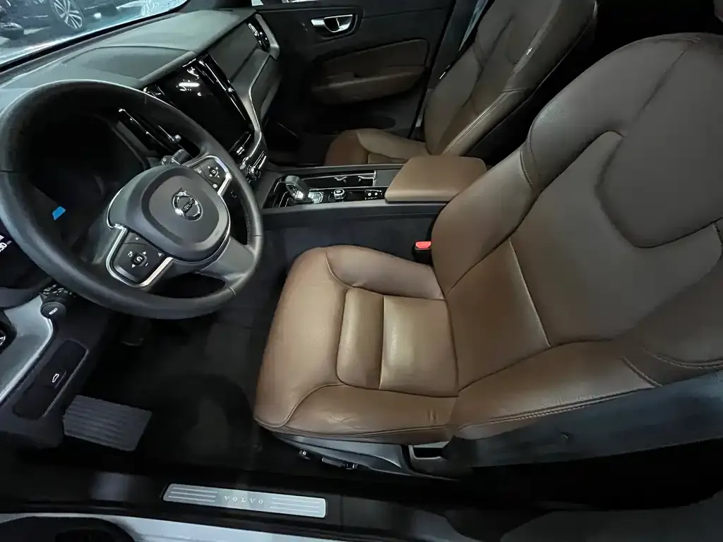 Volvo XC60 2022 из CN, фото 6