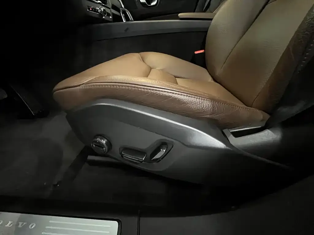 Volvo XC60 2022 из CN, фото 7