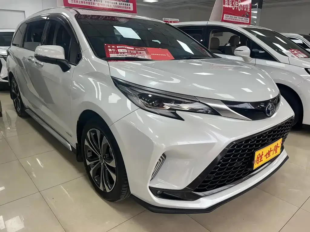 Toyota Granvia 2024 из CN, фото 2