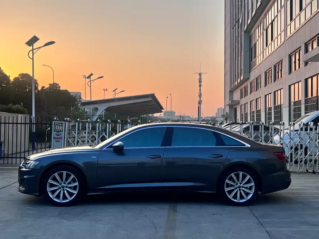 Audi A6L 2021 из CN, фото 6