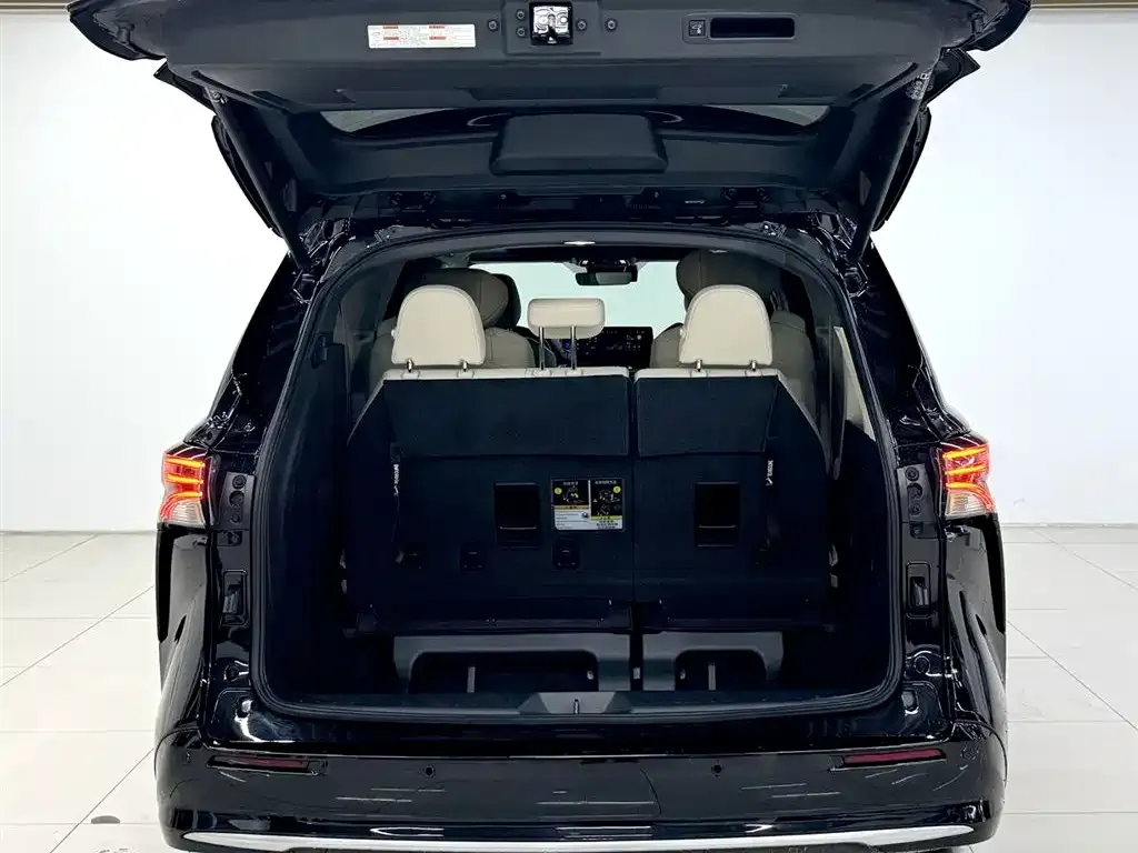 Toyota Sienna 2025 из CN, фото 10