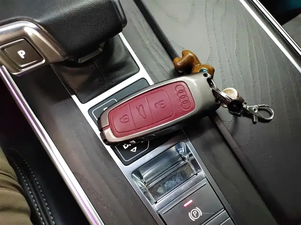Audi A6L 2023 из CN, фото 9