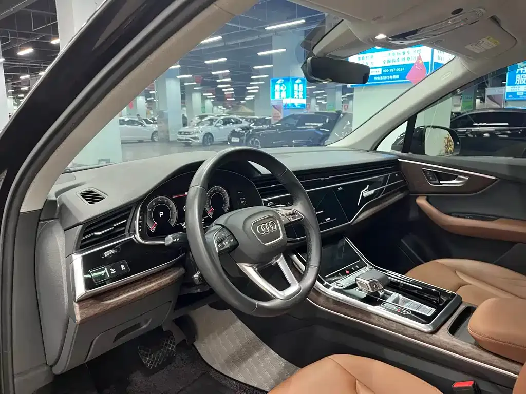 Audi Q7 2021 из CN, фото 4