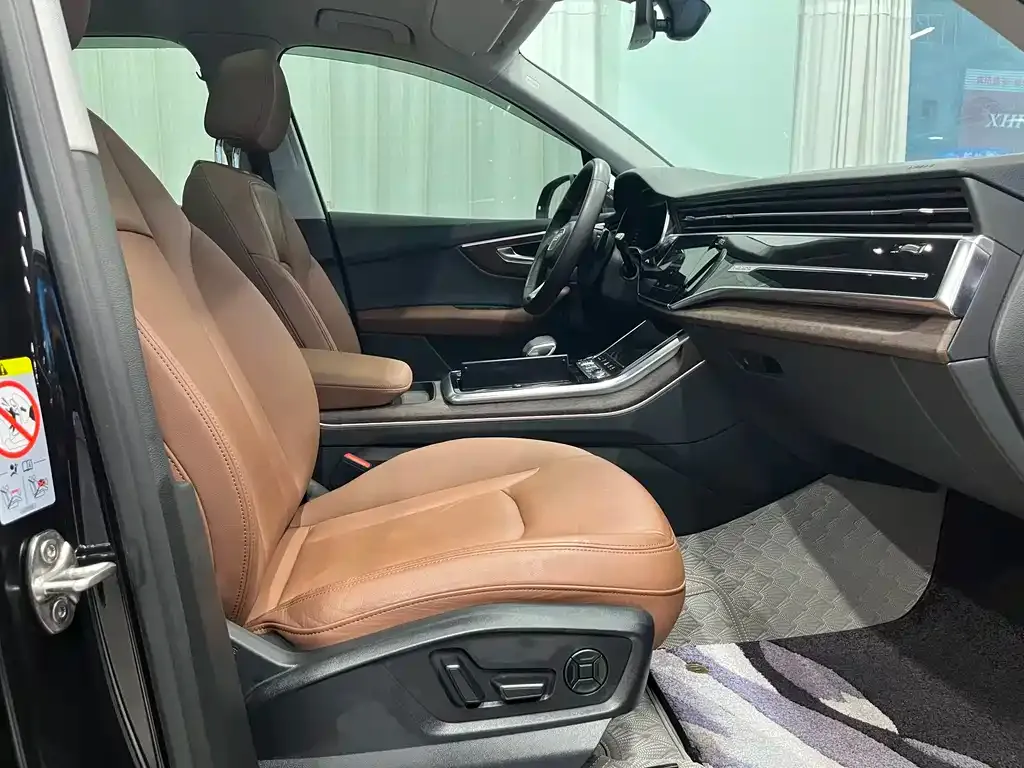 Audi Q7 2021 из CN, фото 3