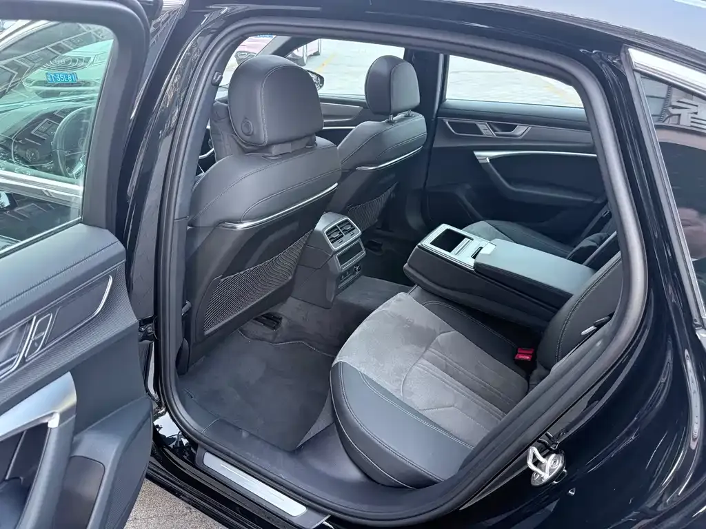 Audi A6L 2024 из CN, фото 3