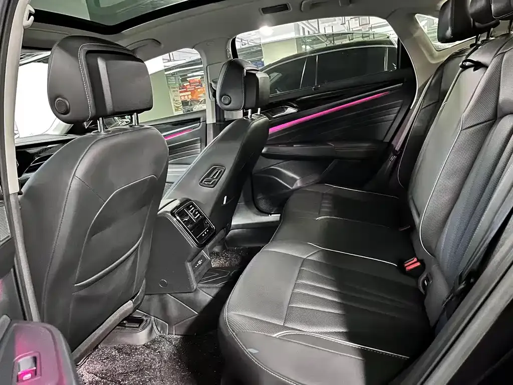 Volkswagen Passat 2024 из CN, фото 7
